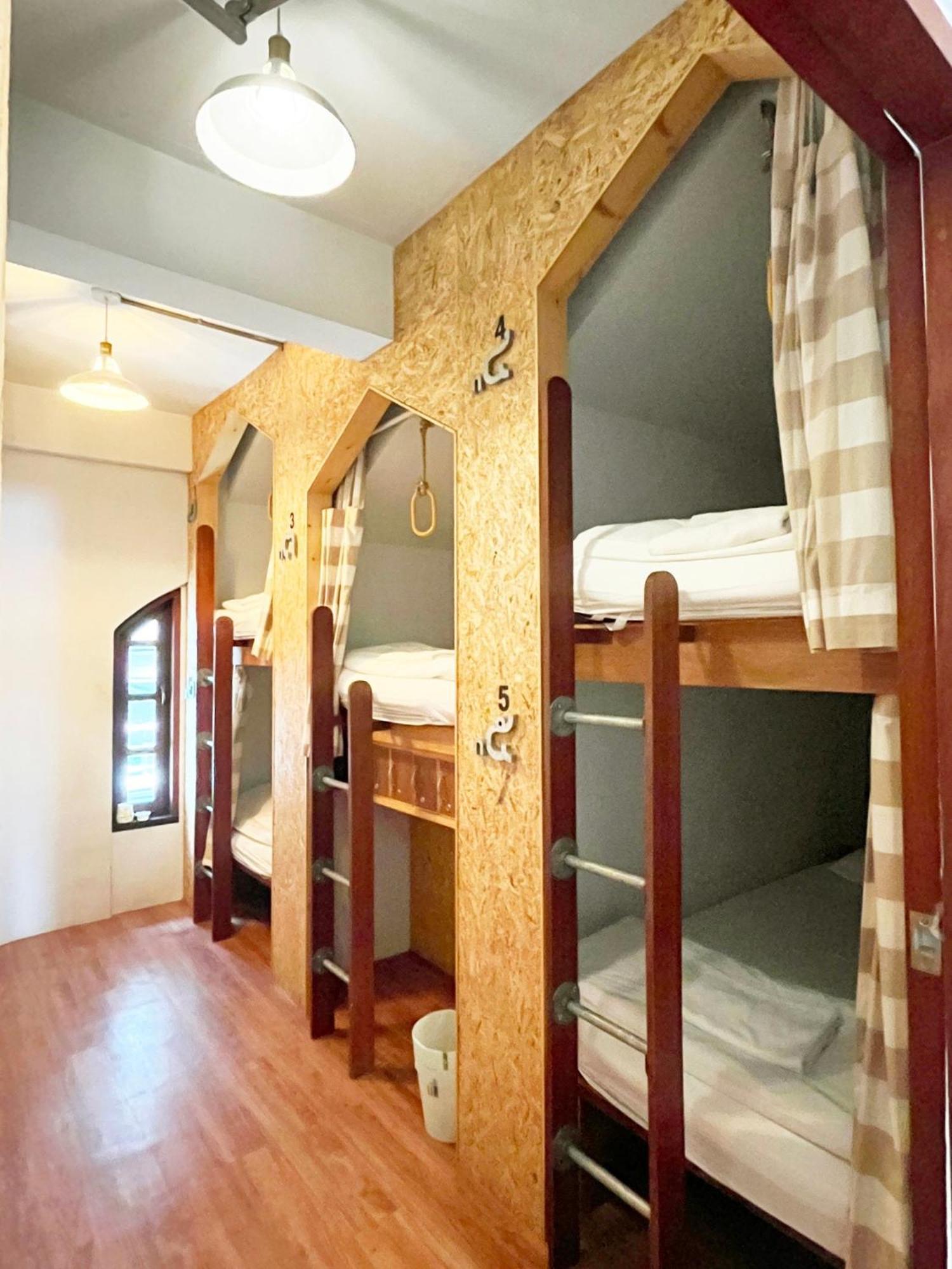 Barn & Bed Hostel Bangkok Exteriör bild