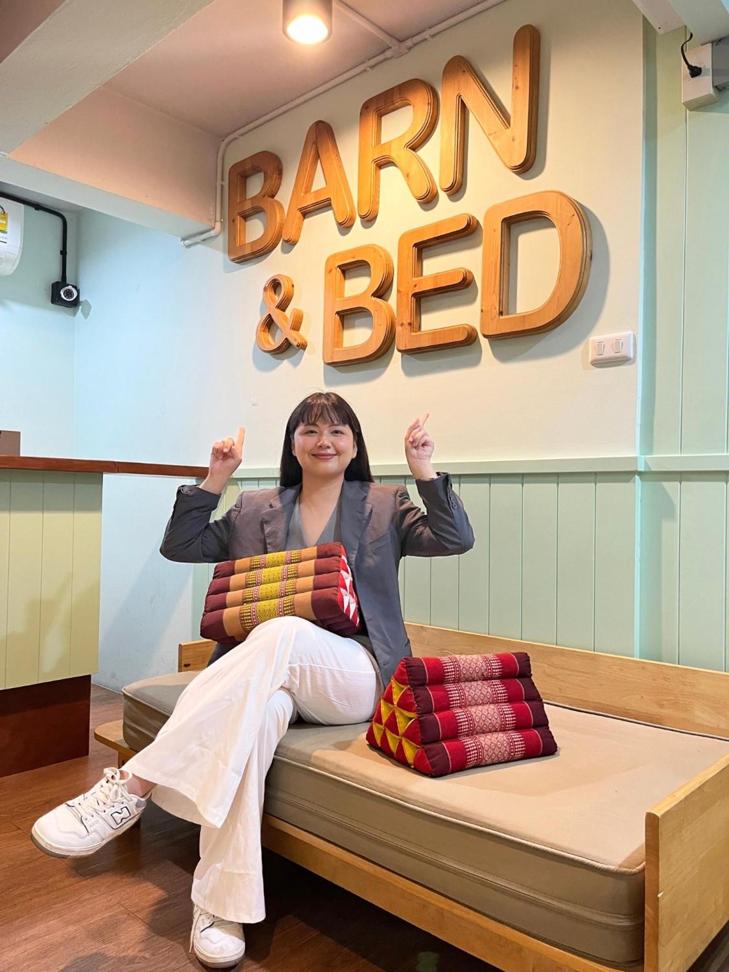Barn & Bed Hostel Bangkok Exteriör bild