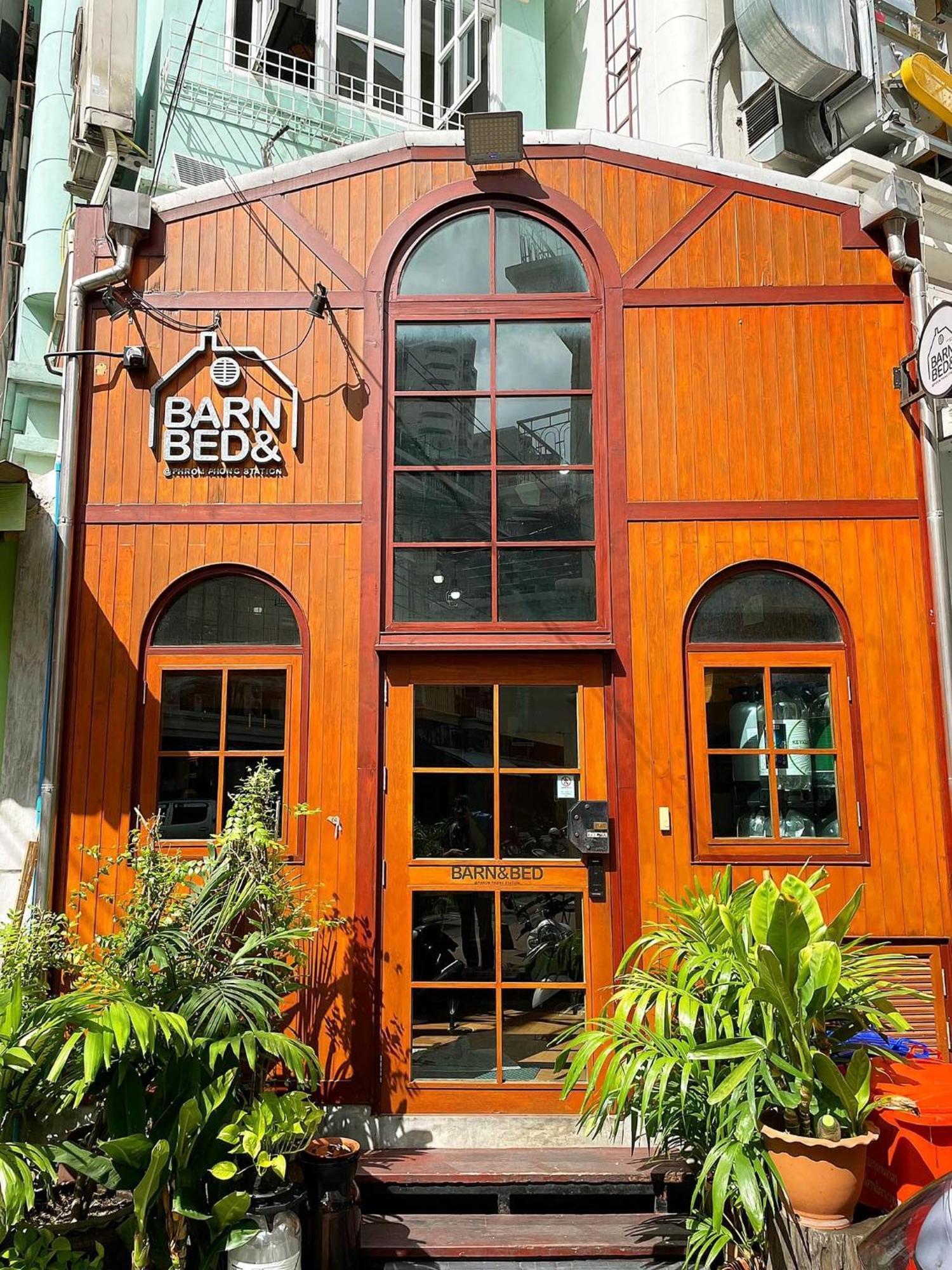 Barn & Bed Hostel Bangkok Exteriör bild