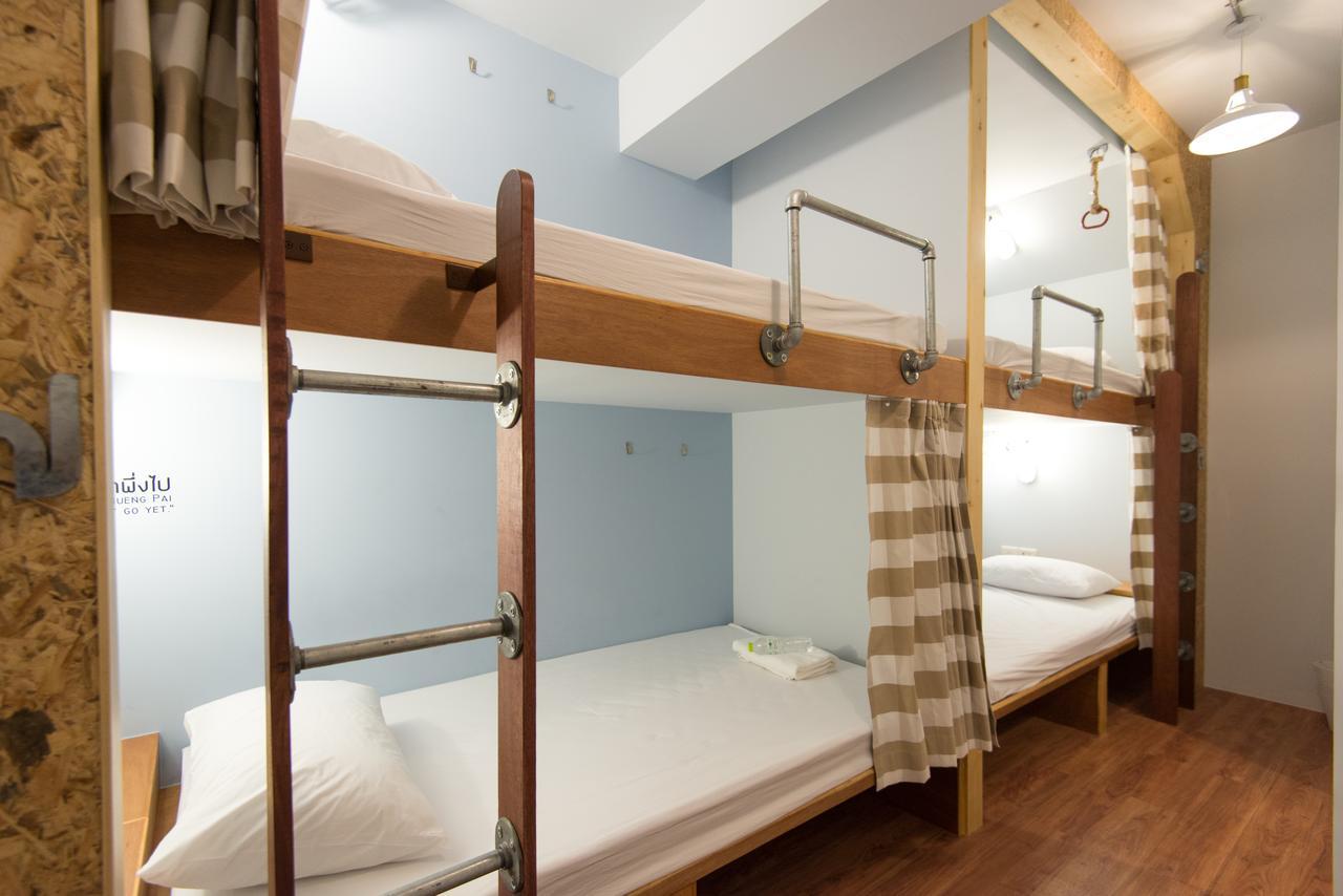 Barn & Bed Hostel Bangkok Exteriör bild