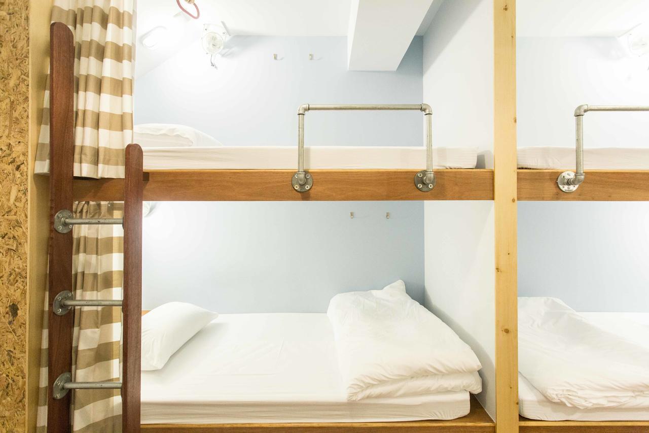 Barn & Bed Hostel Bangkok Exteriör bild
