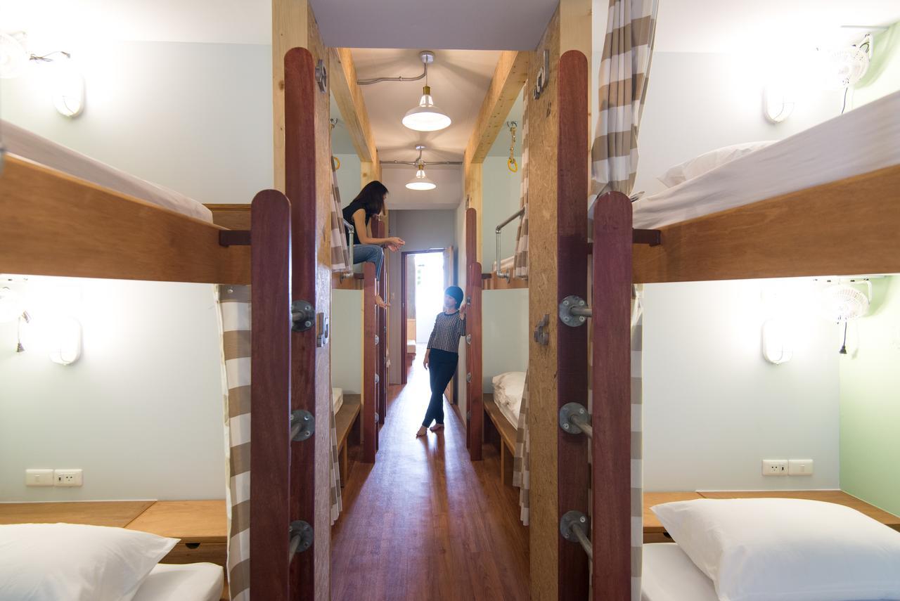 Barn & Bed Hostel Bangkok Exteriör bild