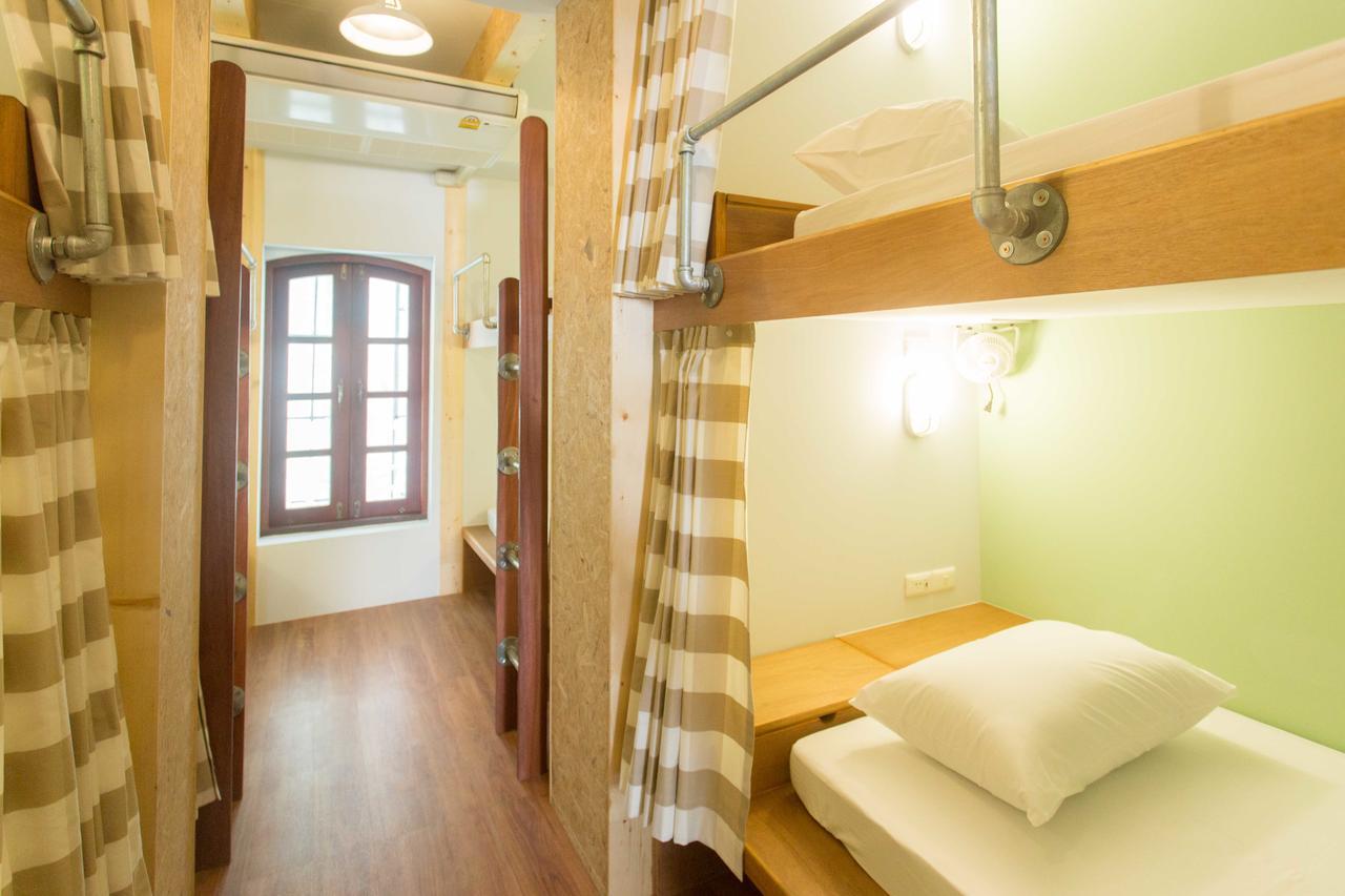 Barn & Bed Hostel Bangkok Exteriör bild