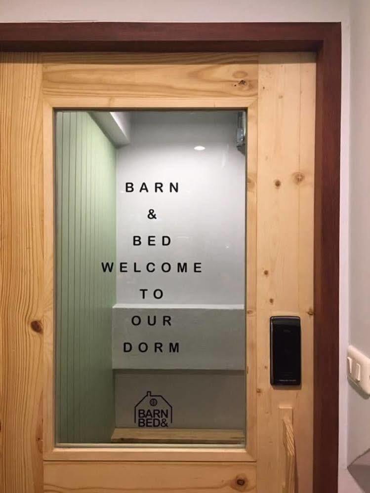 Barn & Bed Hostel Bangkok Exteriör bild